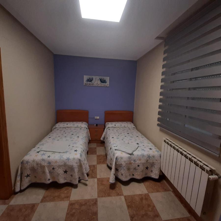 Hostal Los Amigos La Roda Exteriér fotografie